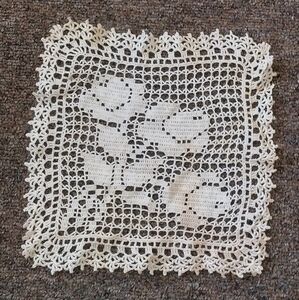 Vintage Knitted Crocheted Floral Picture Flowers Bouquet Square Doily 8"